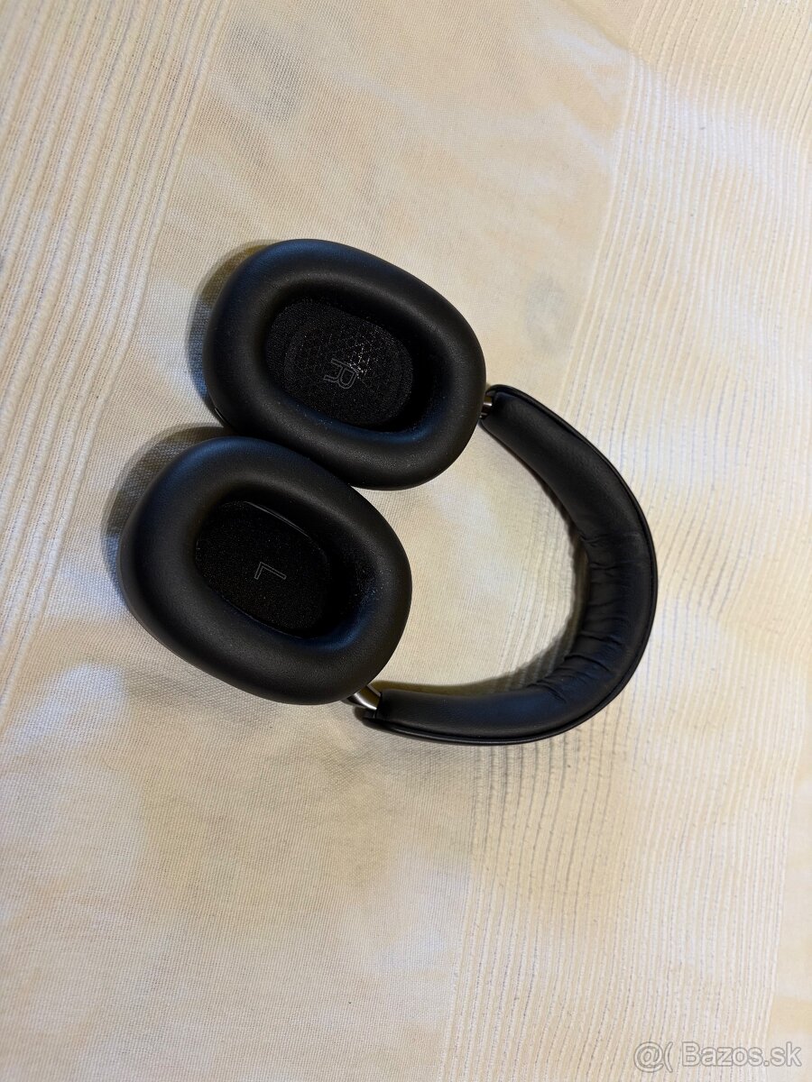 Bowers Wilkins PX8 - 2