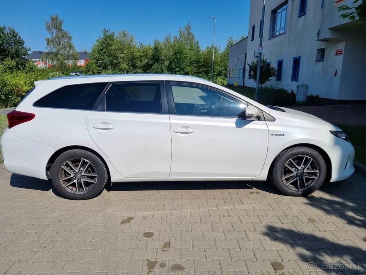 Toyota auris Diely - 2