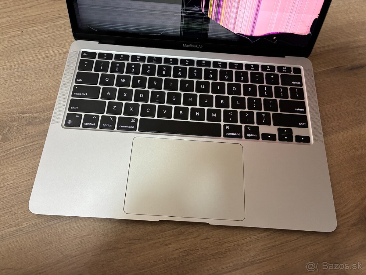 #207 MacBook Air M1 na nahradne diely - 2