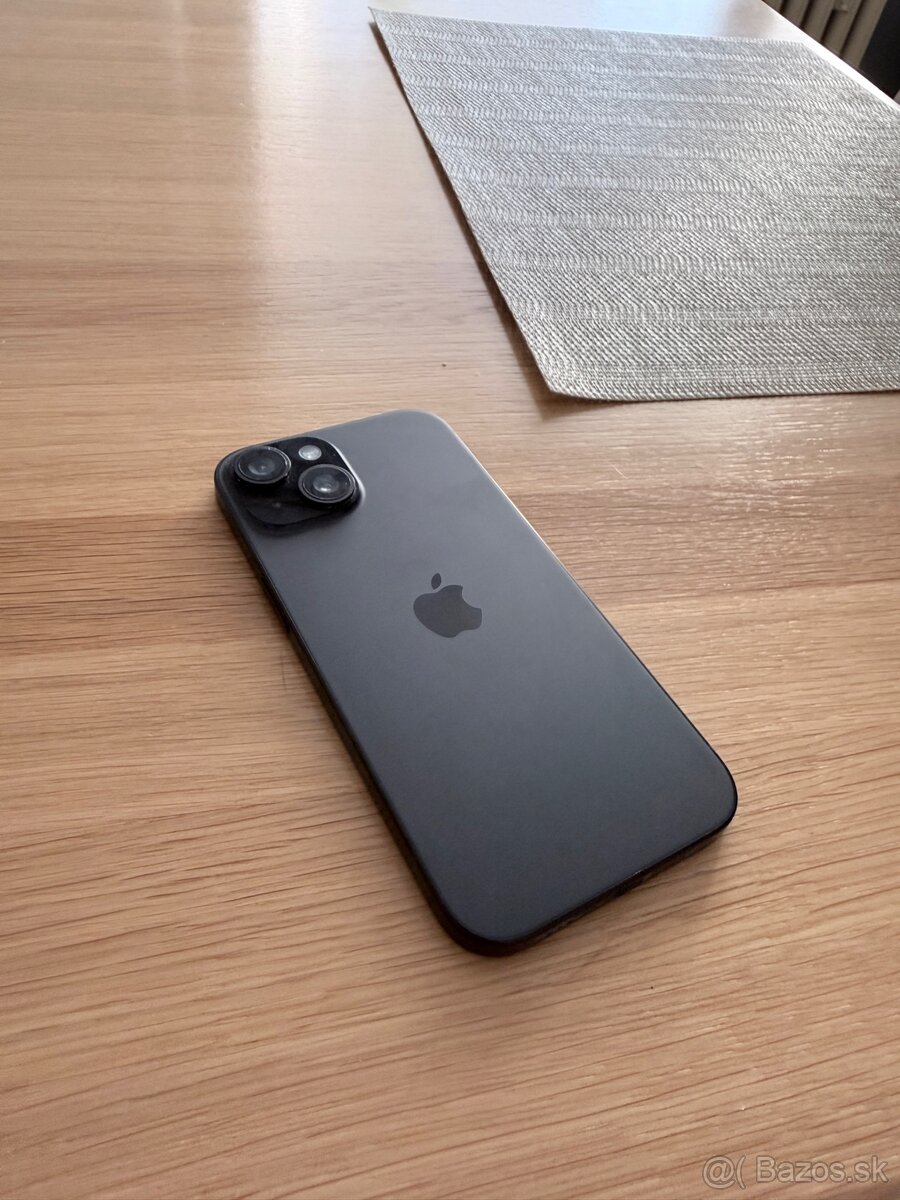Predám iPhone 15, 128 GB v čiernej farbe - 2