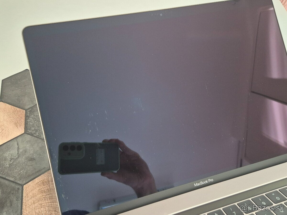 MacBook Pro 15" 2016 16+512GB SSD - 2
