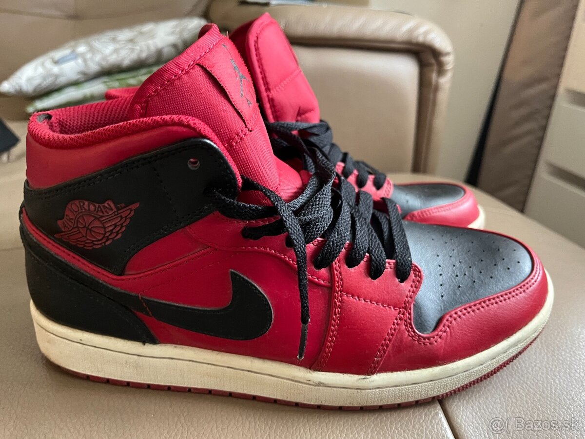 Air Jordan 1 Mid Reverse Bred (43) - 2