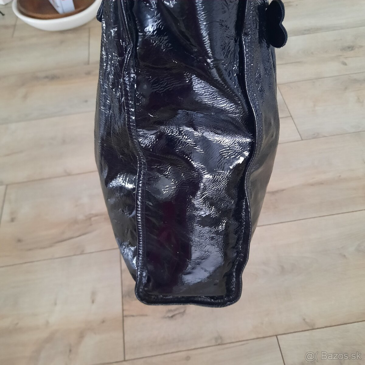 Čierna lakovaná kabelka - 2