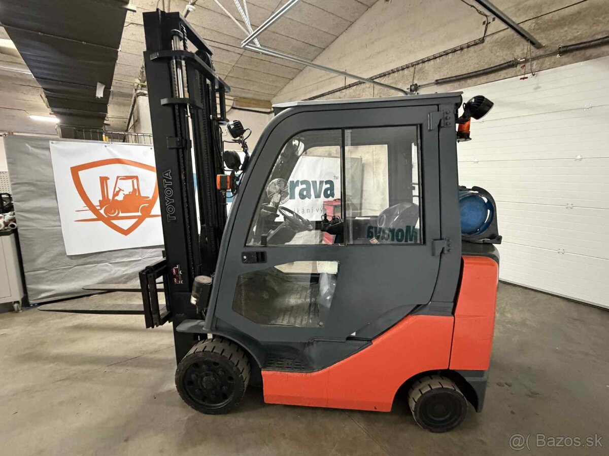 Vysokozdvižný vozík Toyota 8FGCU25 LPG - 2
