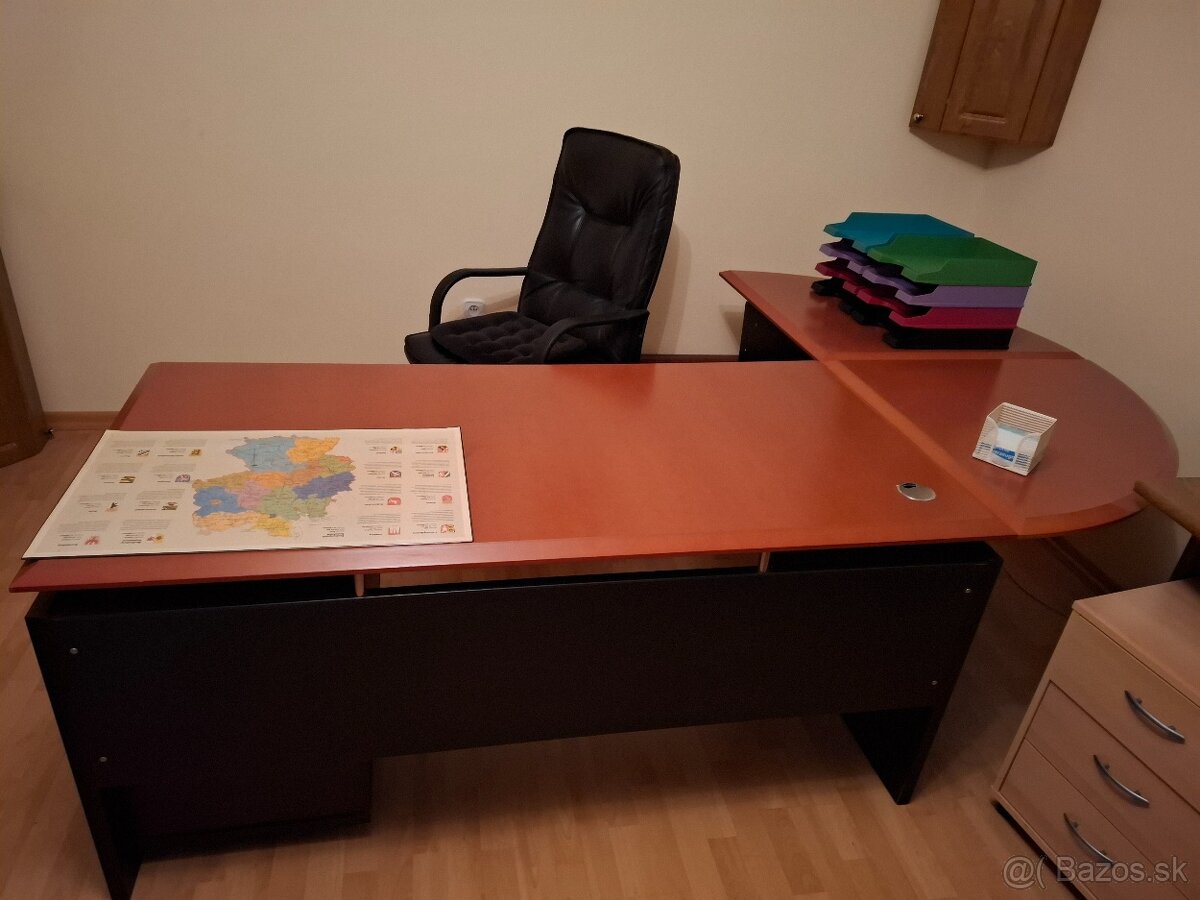 kancelársky stôl - 2