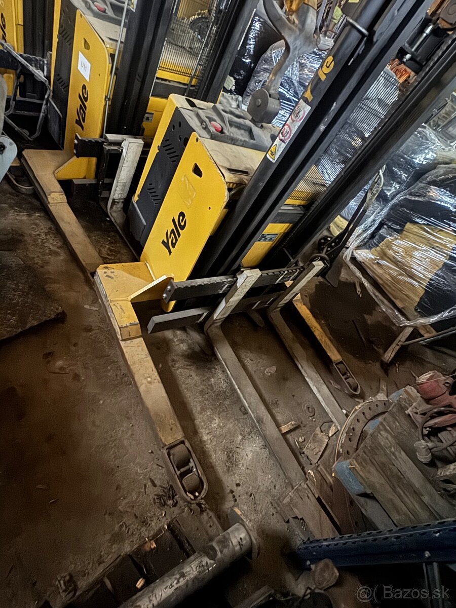 Vozík/ Voziky Yale - 2