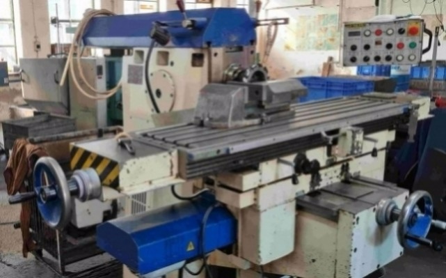 Frézka FGU 32, rok výroby 2005 - 2