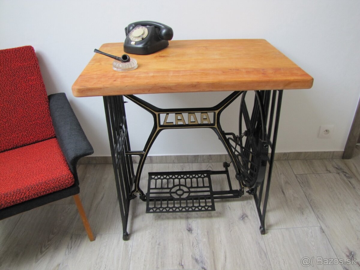 Stôl zo starého šijacieho stroja - 2