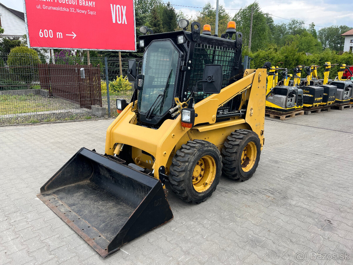 Nakladač smykovy Caterpillar 226B3, Bobcat, JCB, Kramer, UNC - 2