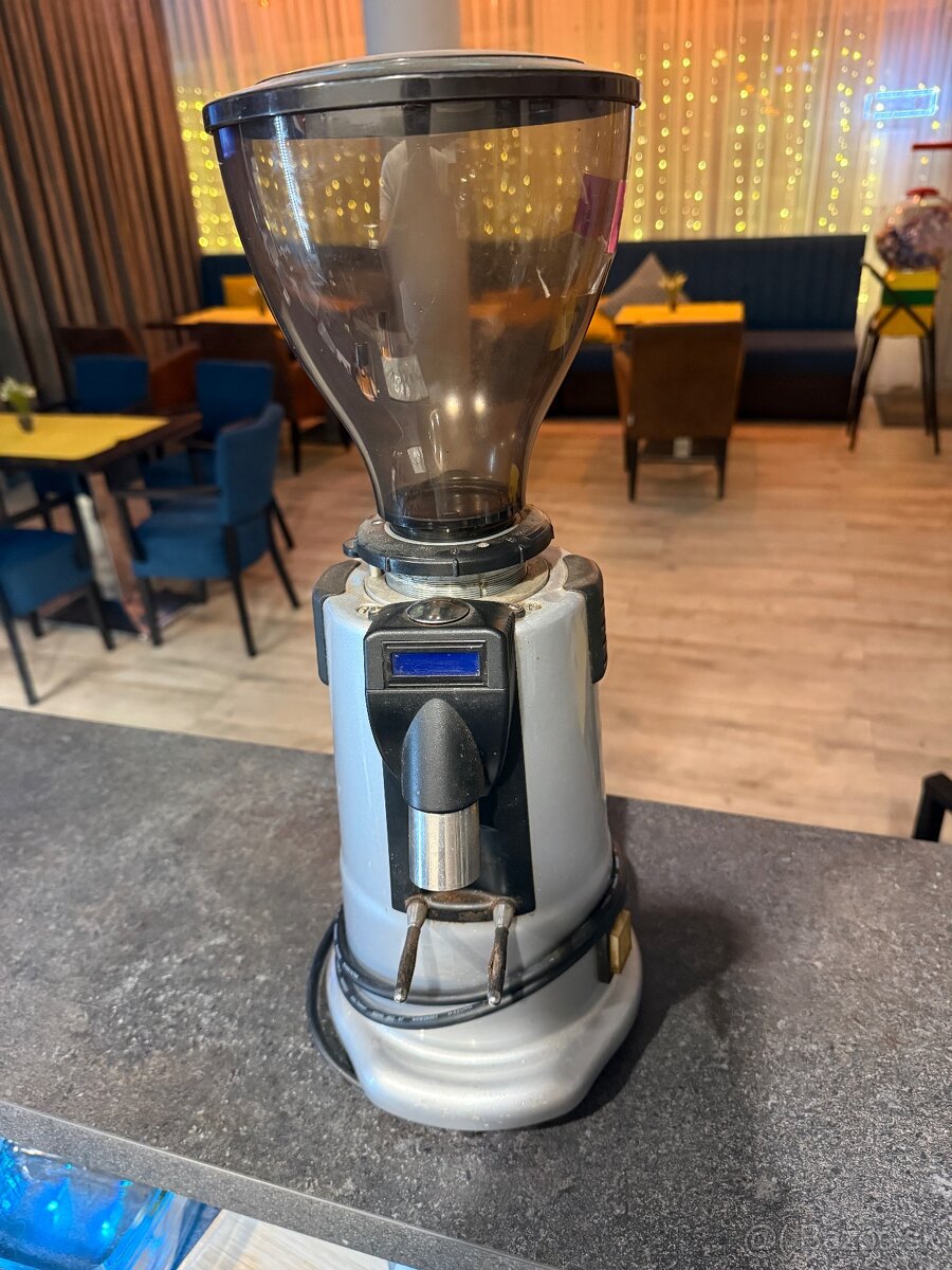 Profesionálny mlynček na kávu MACAP - 2