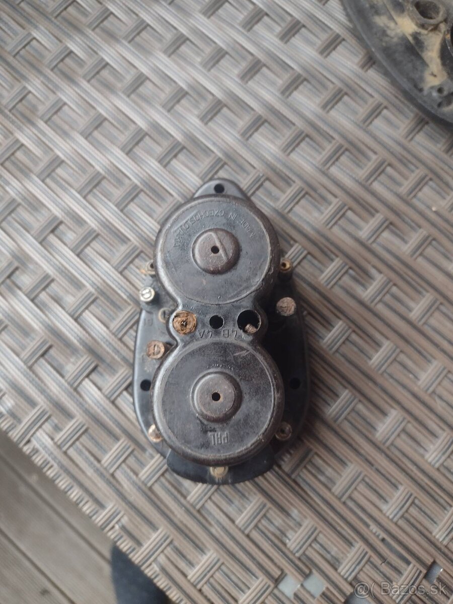 Predám spínaciu skrinku bakelit - 2