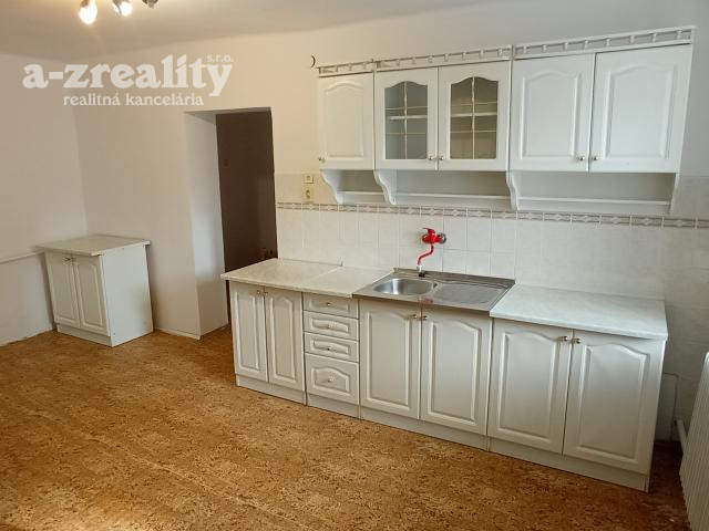 Rodinný dom na predaj v centre Komárna - 2