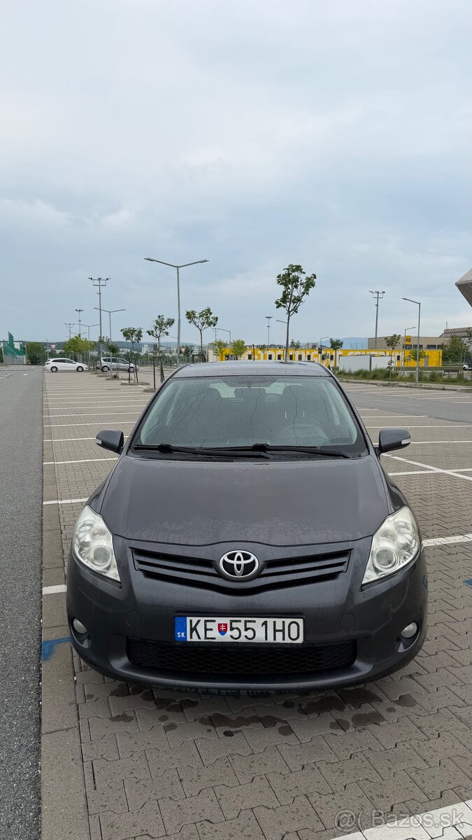 Toyota Auris 1,6 97Kw 2011 - 2