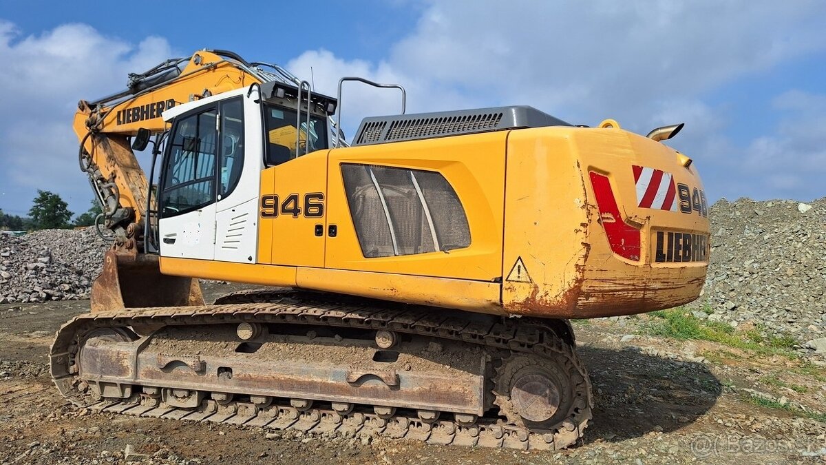 Liebherr R946 - 2