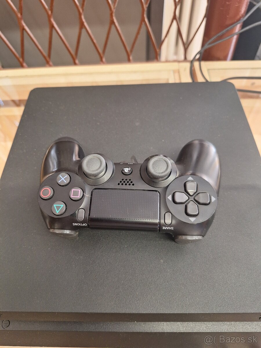 Playstation 4 - Slim 500GB (CUH-2216A) - 2