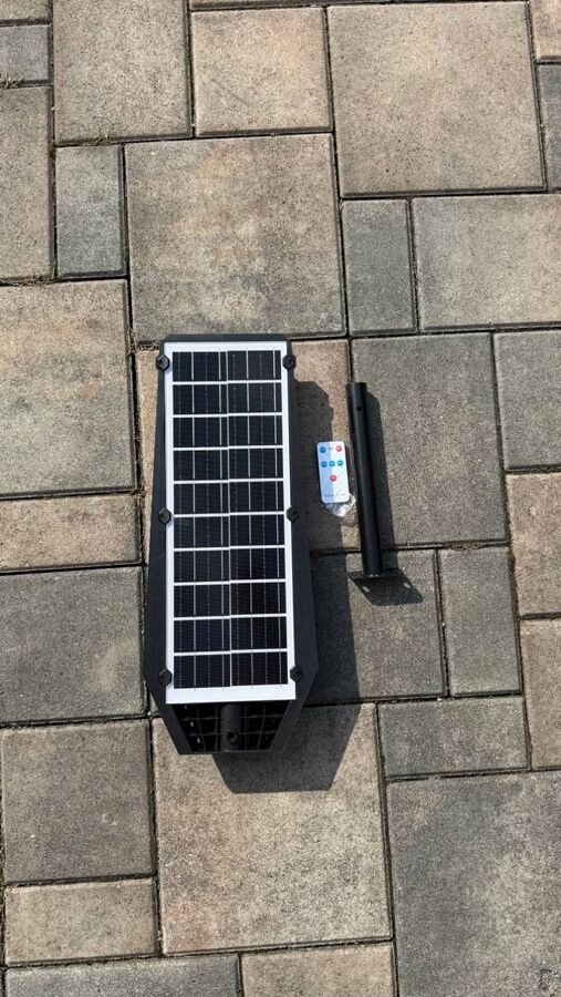 Solar LED reflektor s výkonom 1300 W - 2
