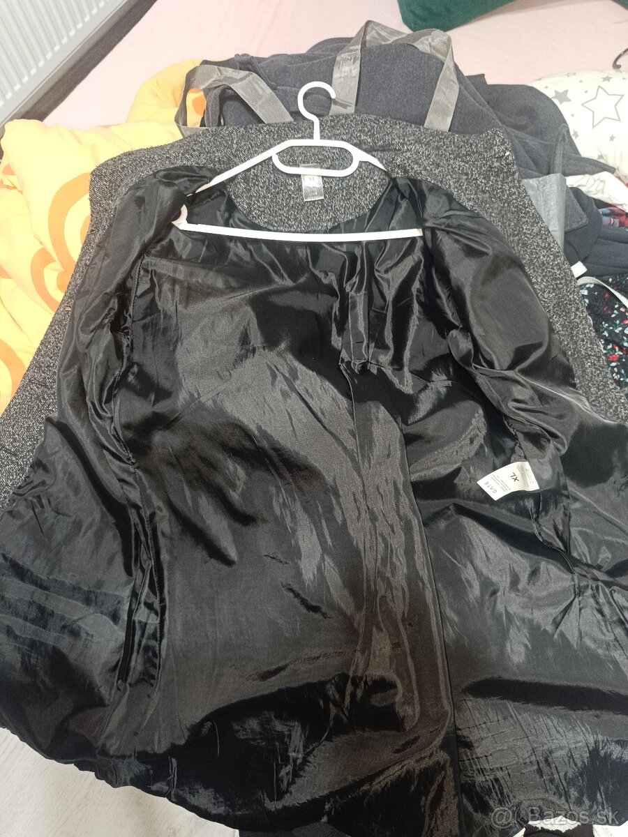 Dámsky tmavosivý kabát - 2