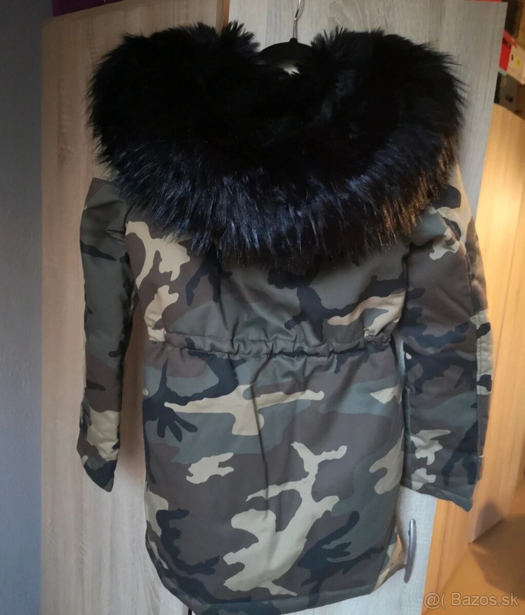 Zimná bunda s kapucňou - 2