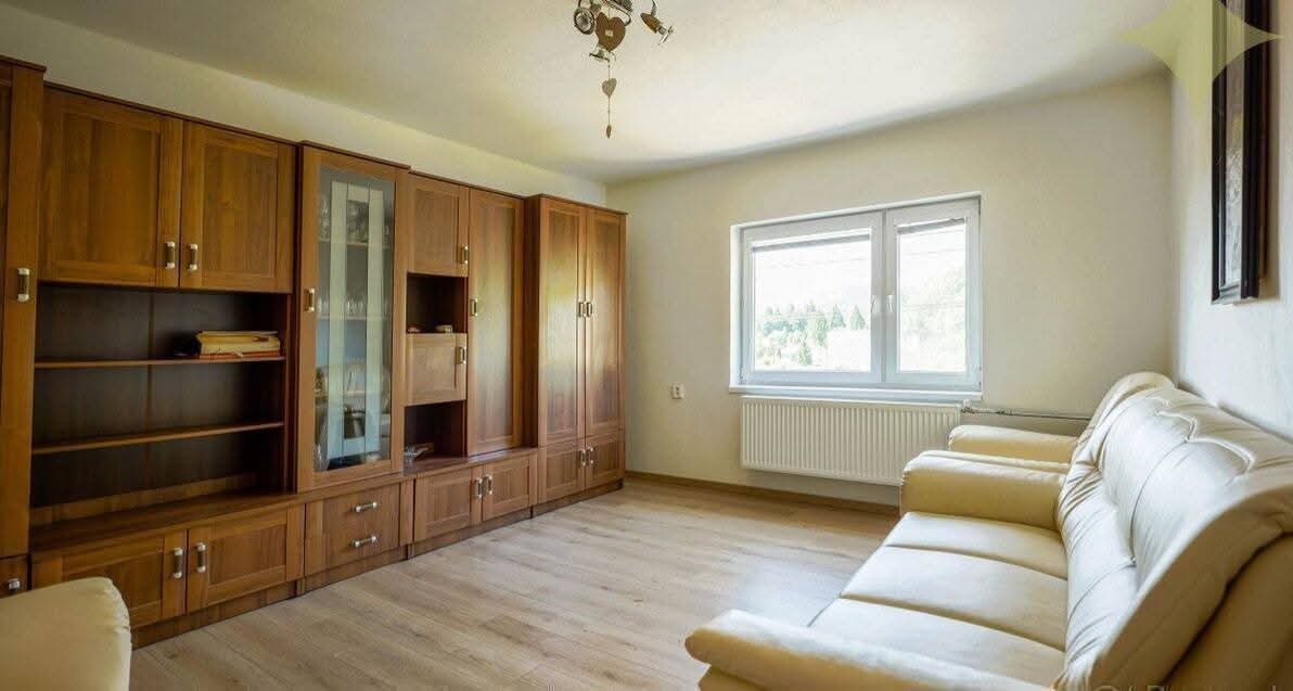 Obývačkova stena masív - 2