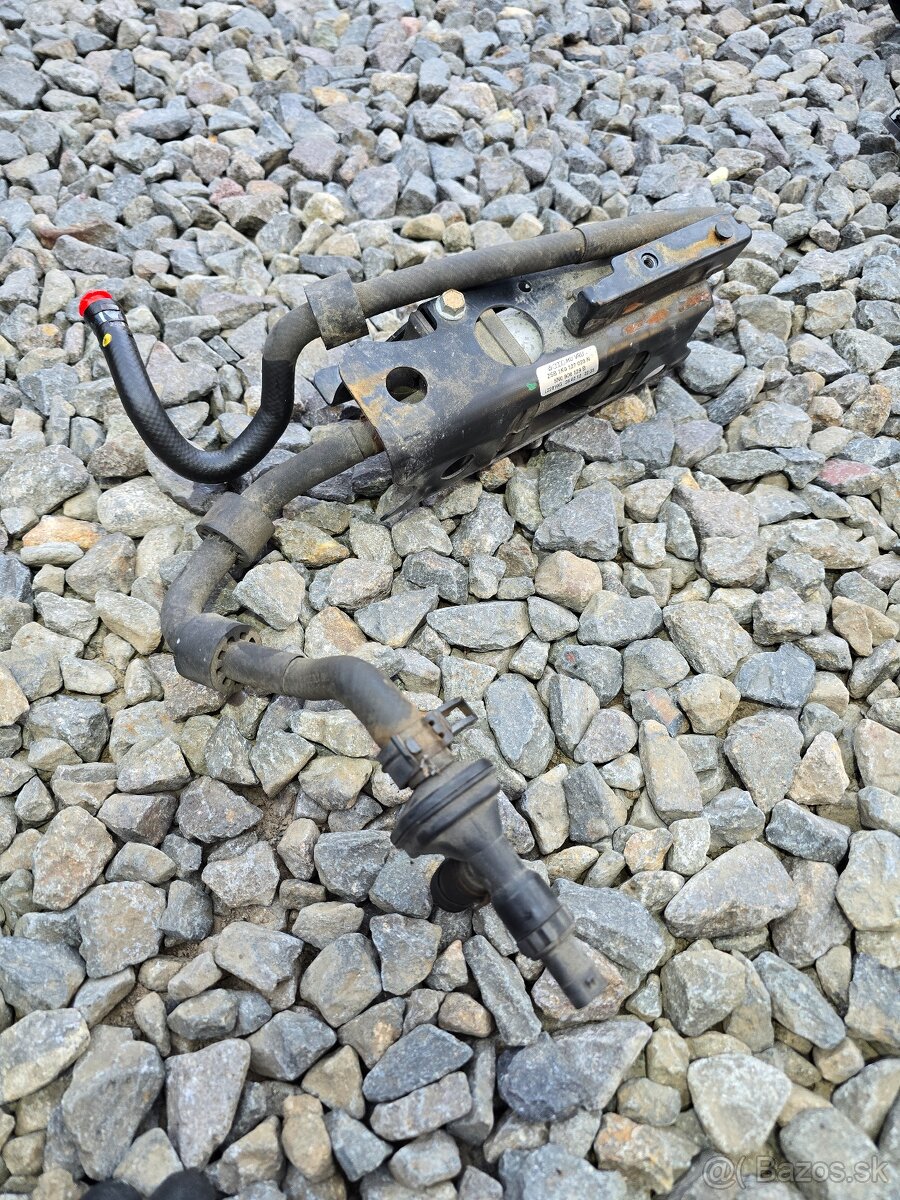 Predam palivové čerpadlo vw škoda 1K0127023N 5N0906129 B - 2