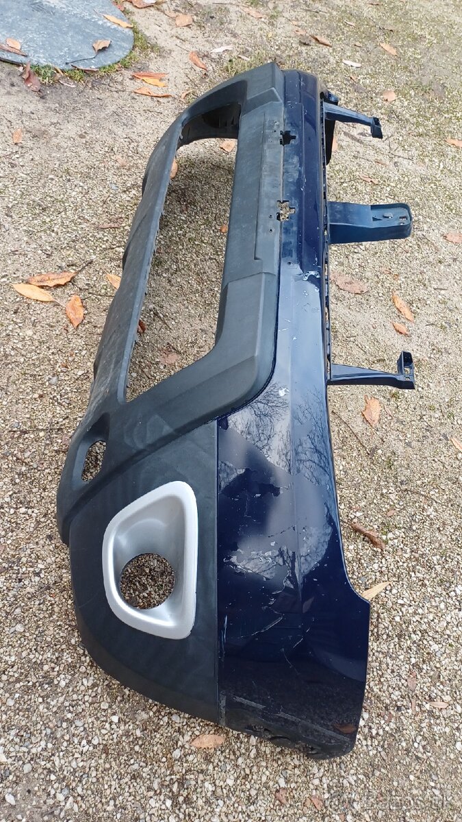 Dacia Duster Predny Naraznik 2011 - 2