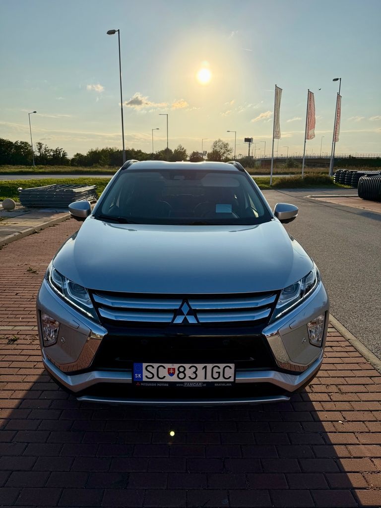 Mitsubishi Eclipse Cross 1.5T Intense CVT 9/2021 TOP výbava - 2