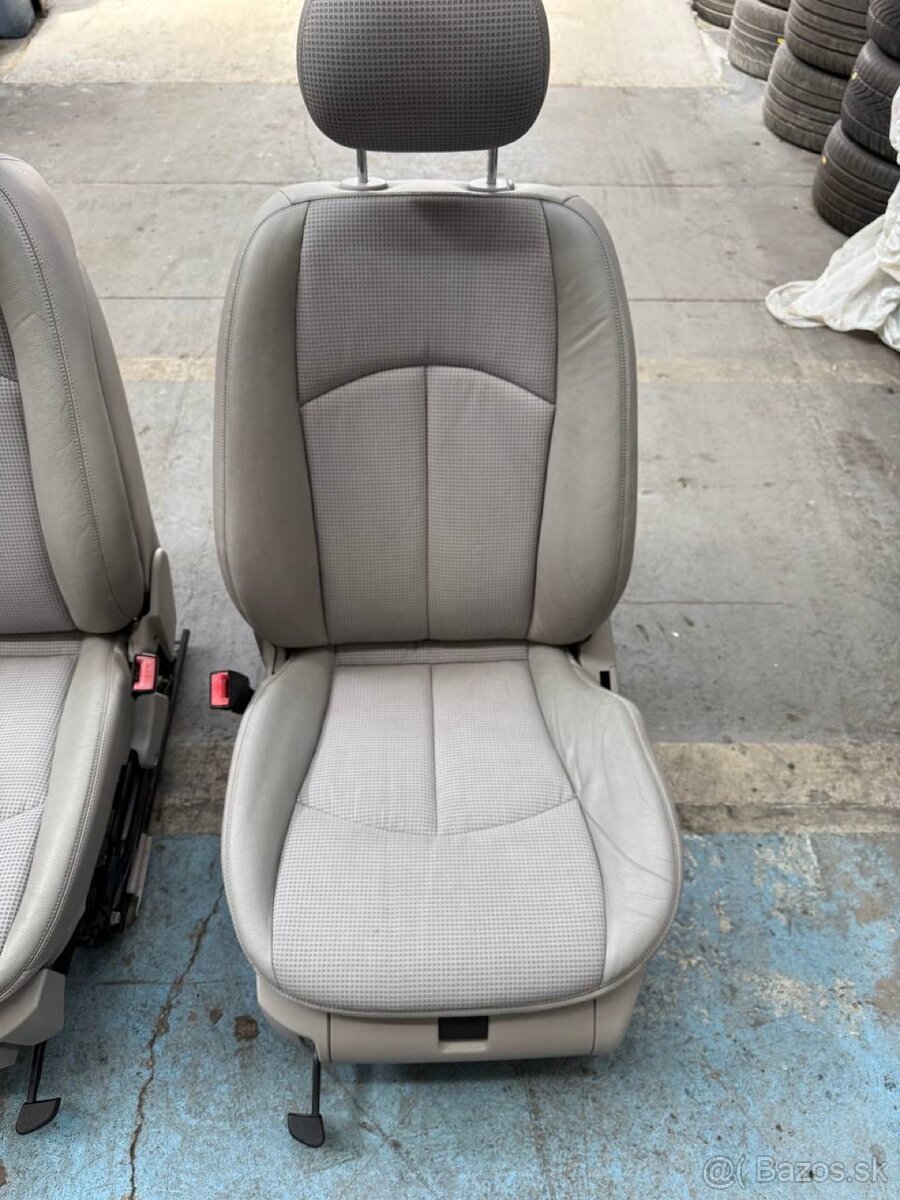 Sedadla Mercedes-Benz W211 sedan facelift - 2