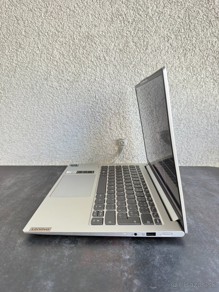 Lenovo Yoga S7 Pro - 2