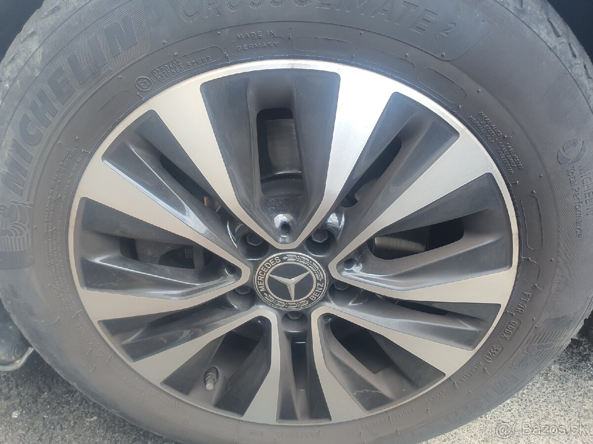 R16 Mercedes-Benz CLA - 2