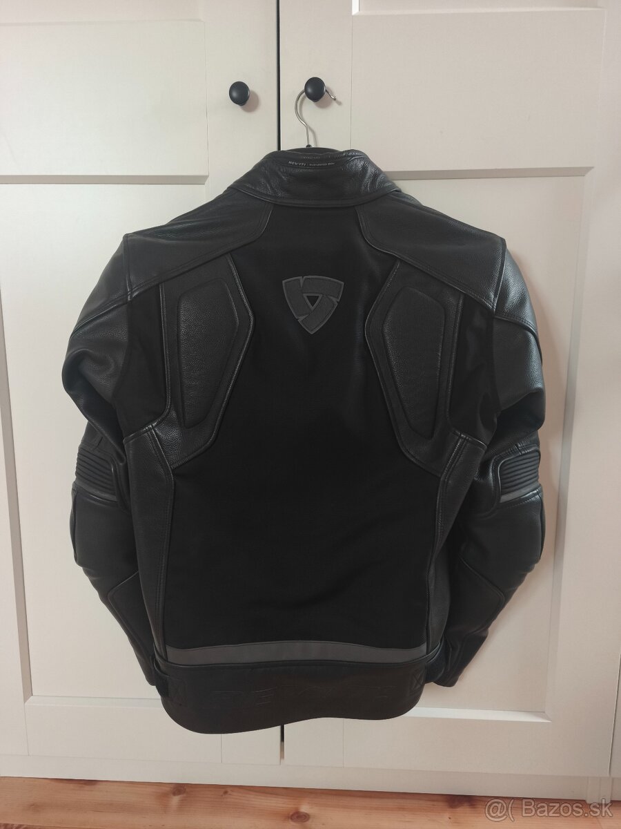 Moto bunda Revit - 2