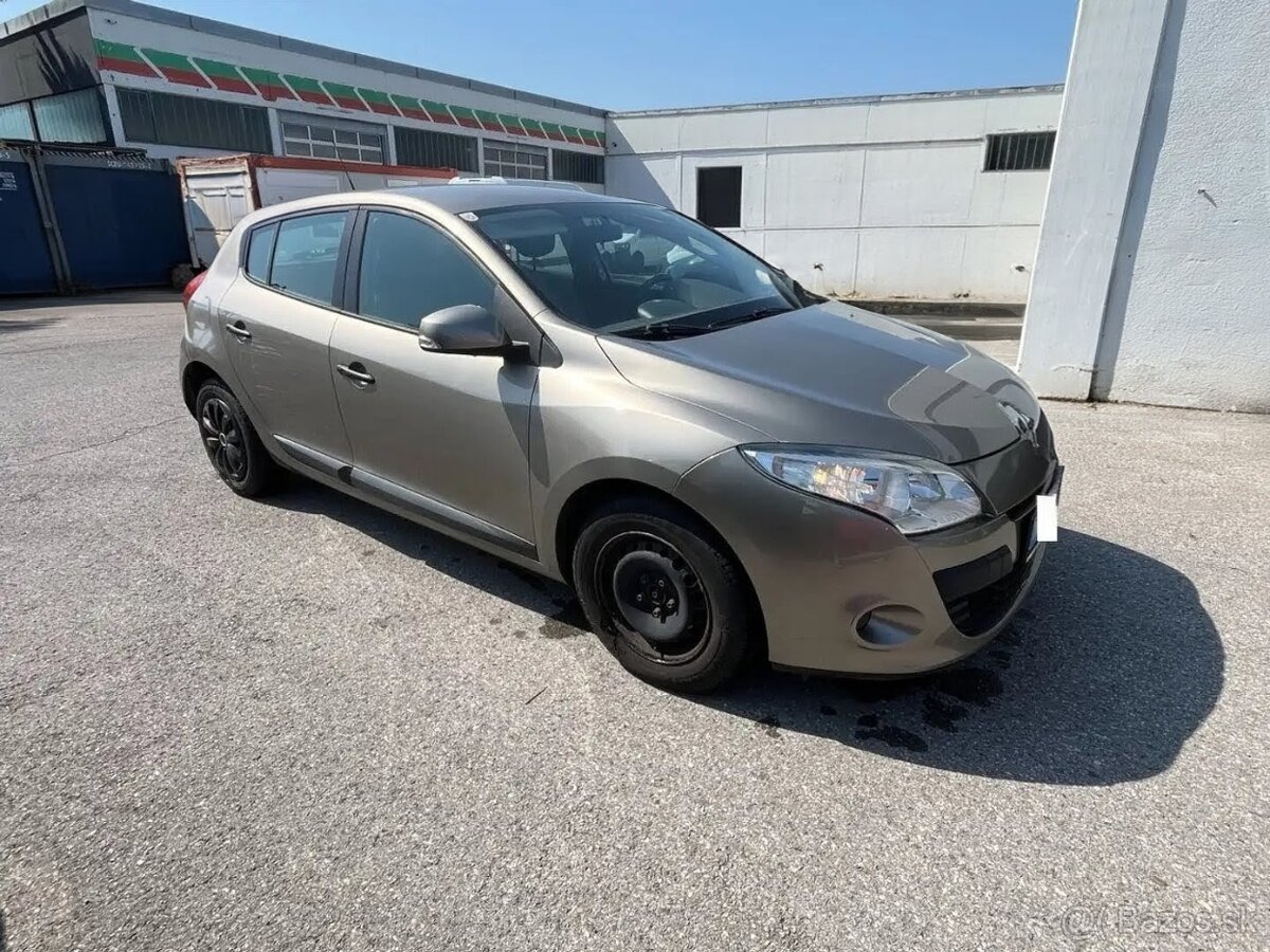 Renault Megane 3 r.2010 1.6i benzín 5 dv.hatchback - 2