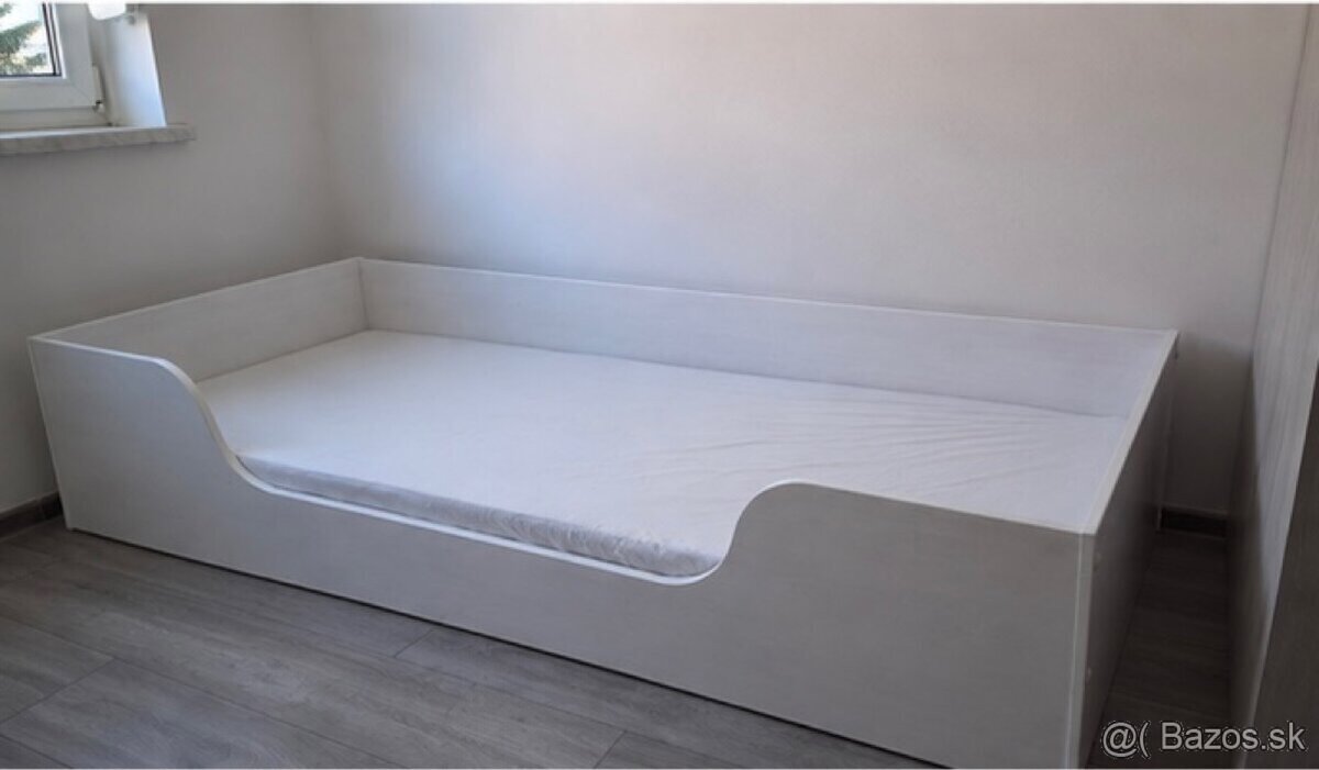Predám bielu posteľ 90 × 200 cm - 2