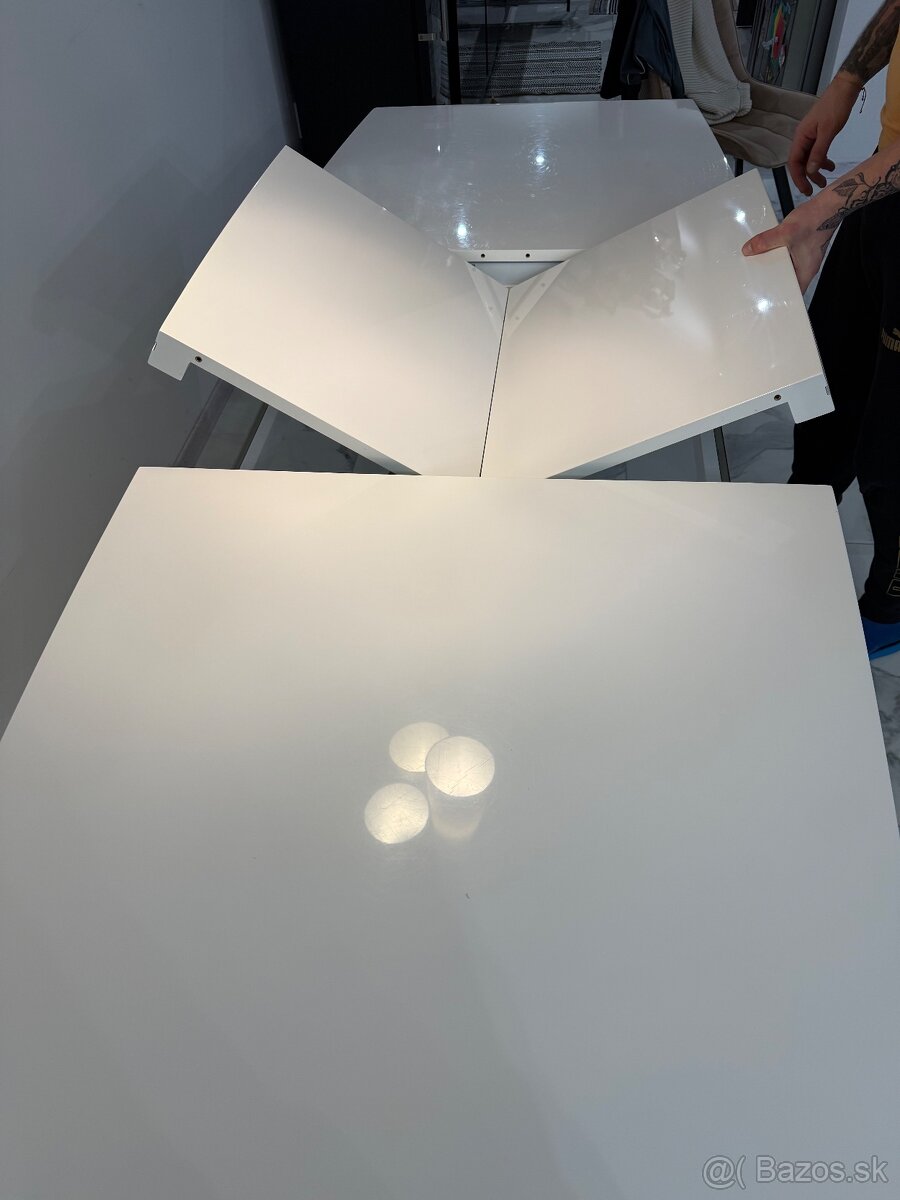 Jedálenský stôl - 2