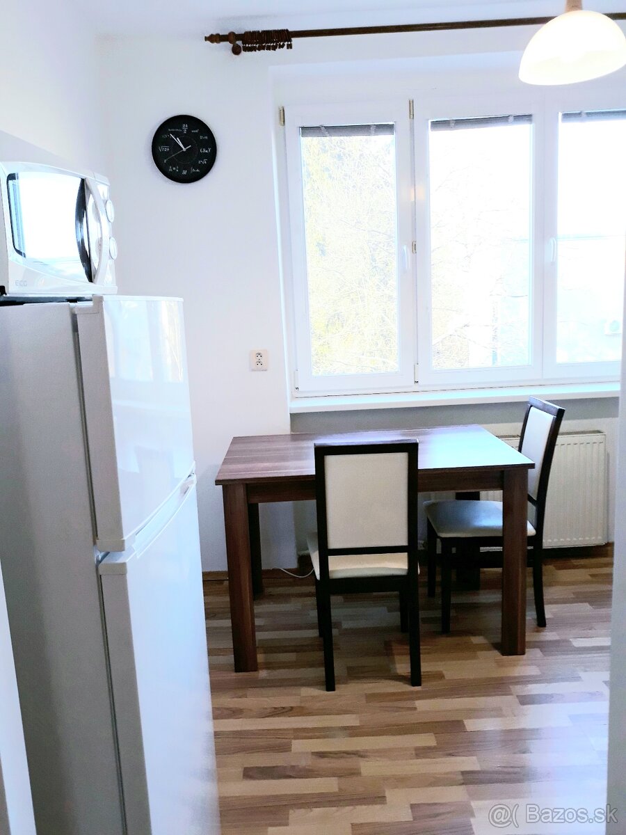 Na prenájom 2 izbový byt v Žiline Bulvár -Hliny I. - 2