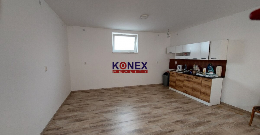 NA PREDAJ Zrekonštruovaný dom vo VEĽKÝCH KAPUŠANOCH - 2