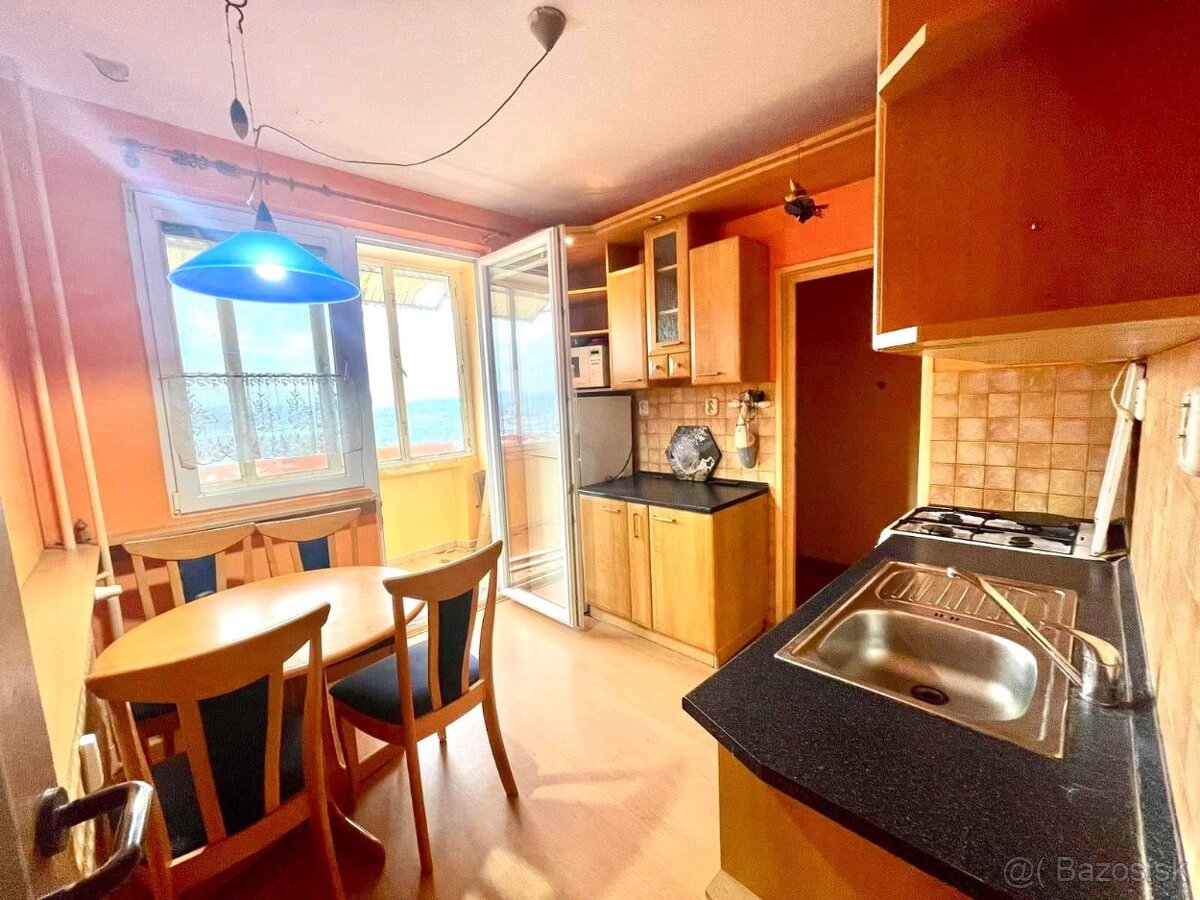 PRÍJEMNÝ 3-IZBOVÝ BYT S MOŽNOSŤOU KÚPY S VLASTNOU GARÁŽOU - 2