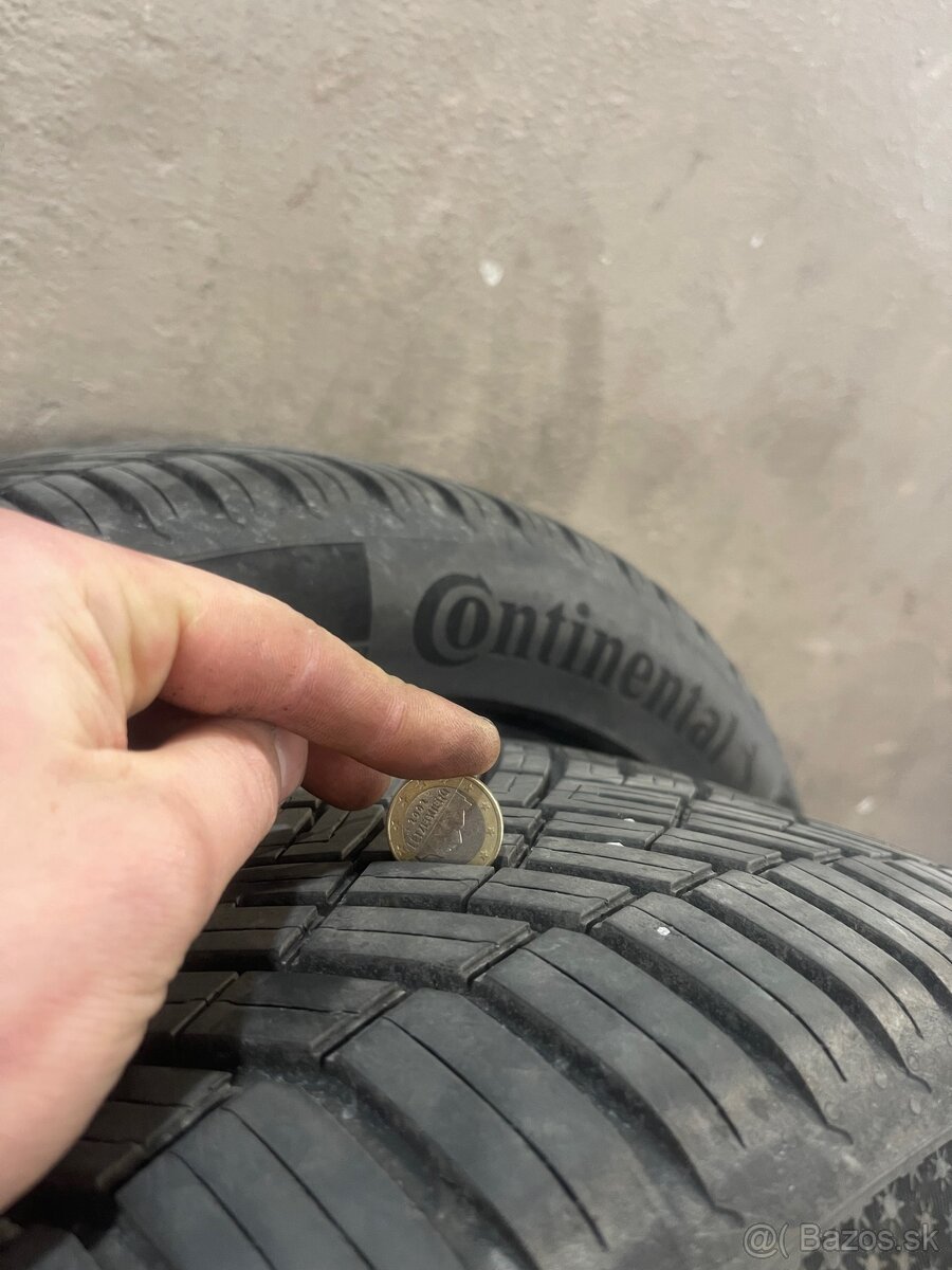 Continental 215/50 R18 - 2