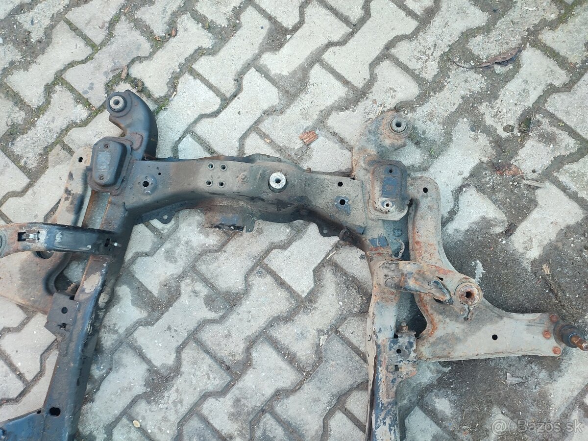 Opel Zafira B - Predná napravnica - 2