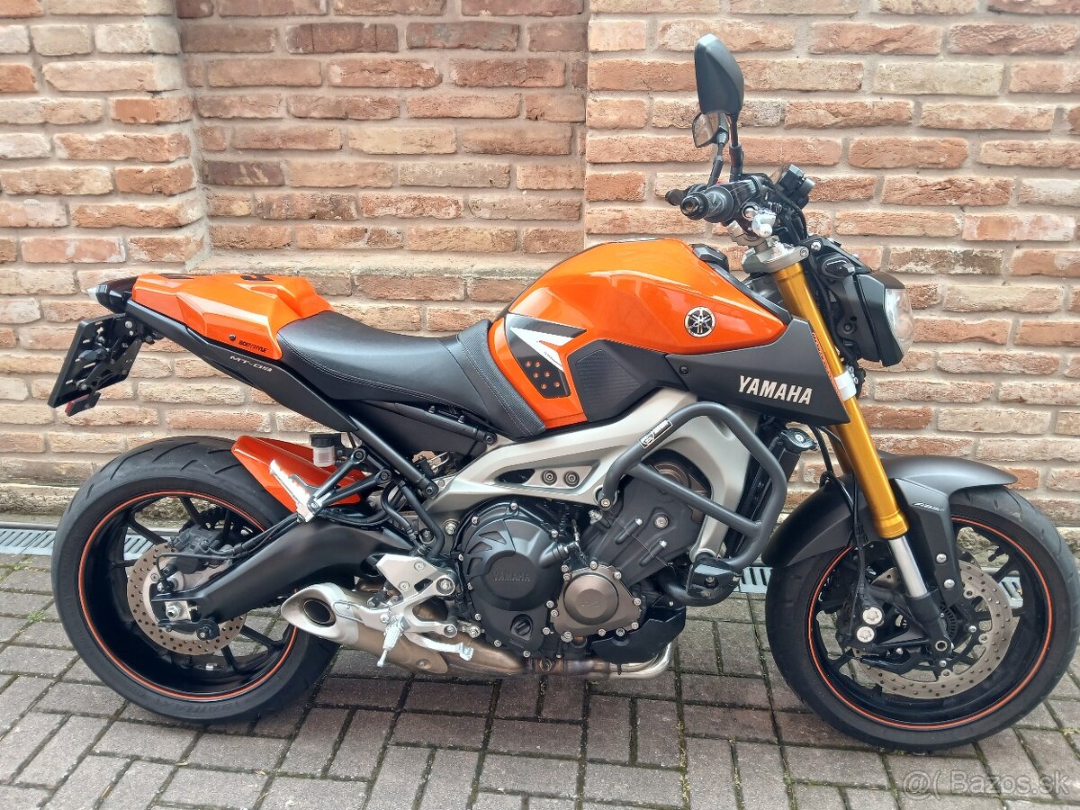 Yamaha MT09 - 2