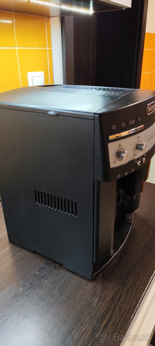 Automatický kávovar Delonghi - 2