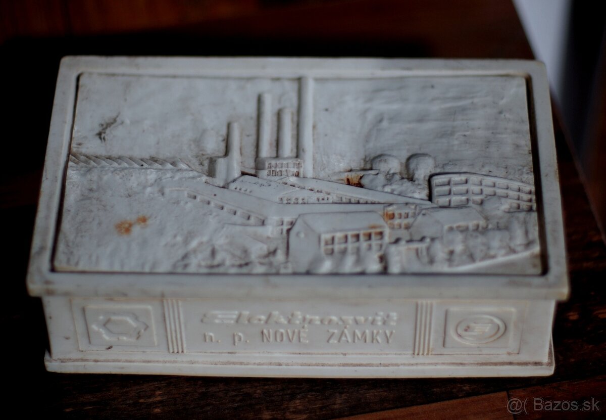 škatuľa 50 let - 2