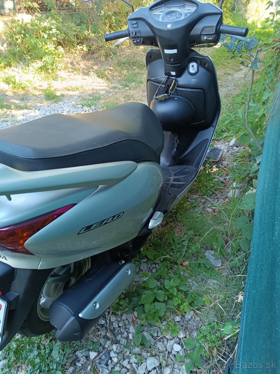 Predám skúter HONDA Lead - 2