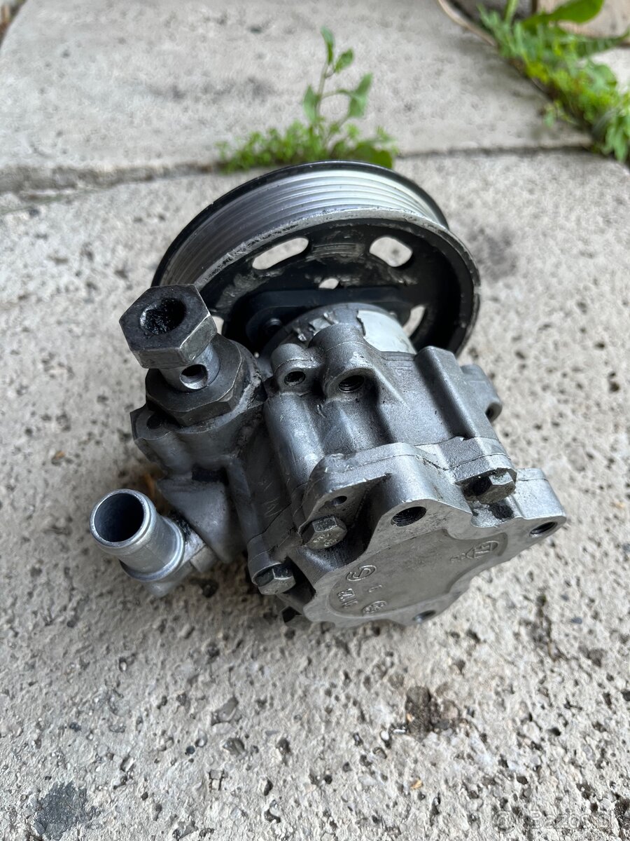 Servo čerpadlo audi a4 b7 2.0tdi BRE/BLB - 2