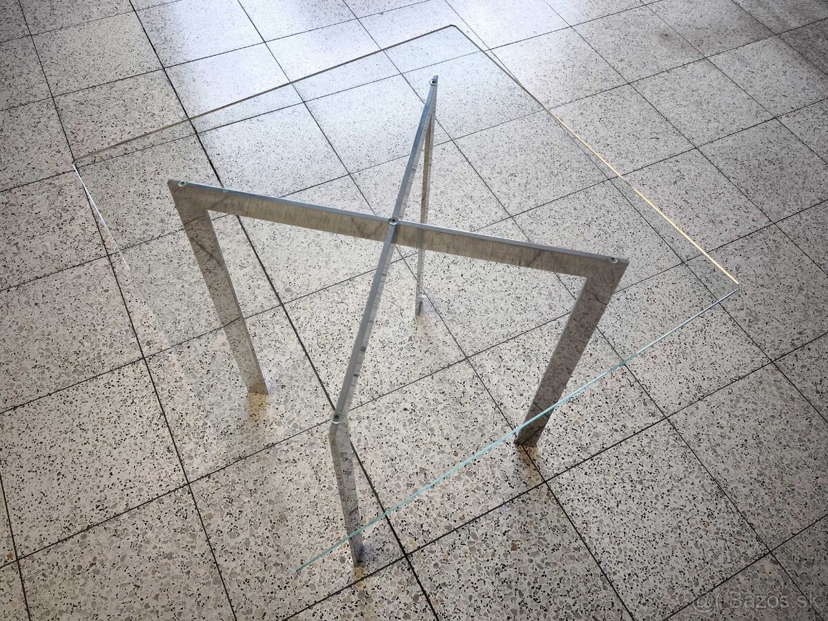 Sklenenný stolík - 2