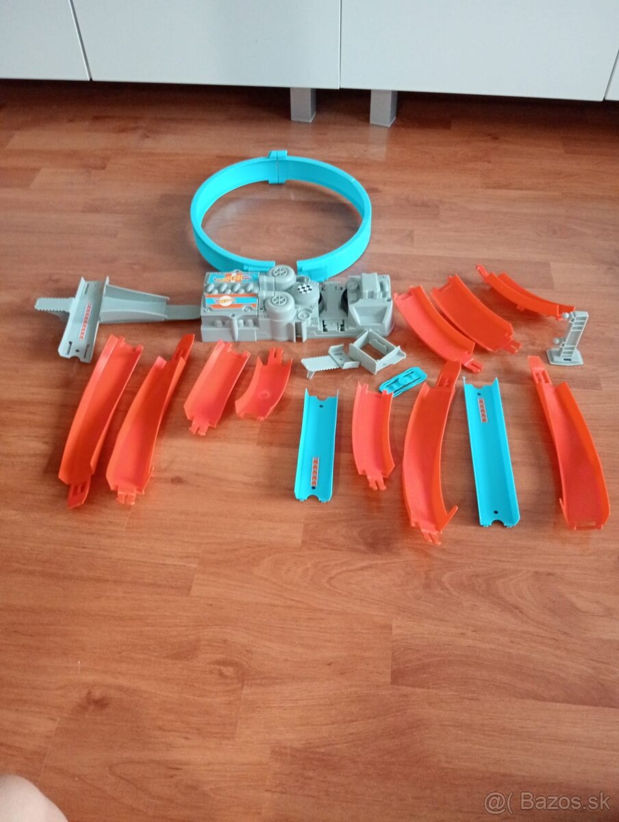 HotWheels draha - looping - 2