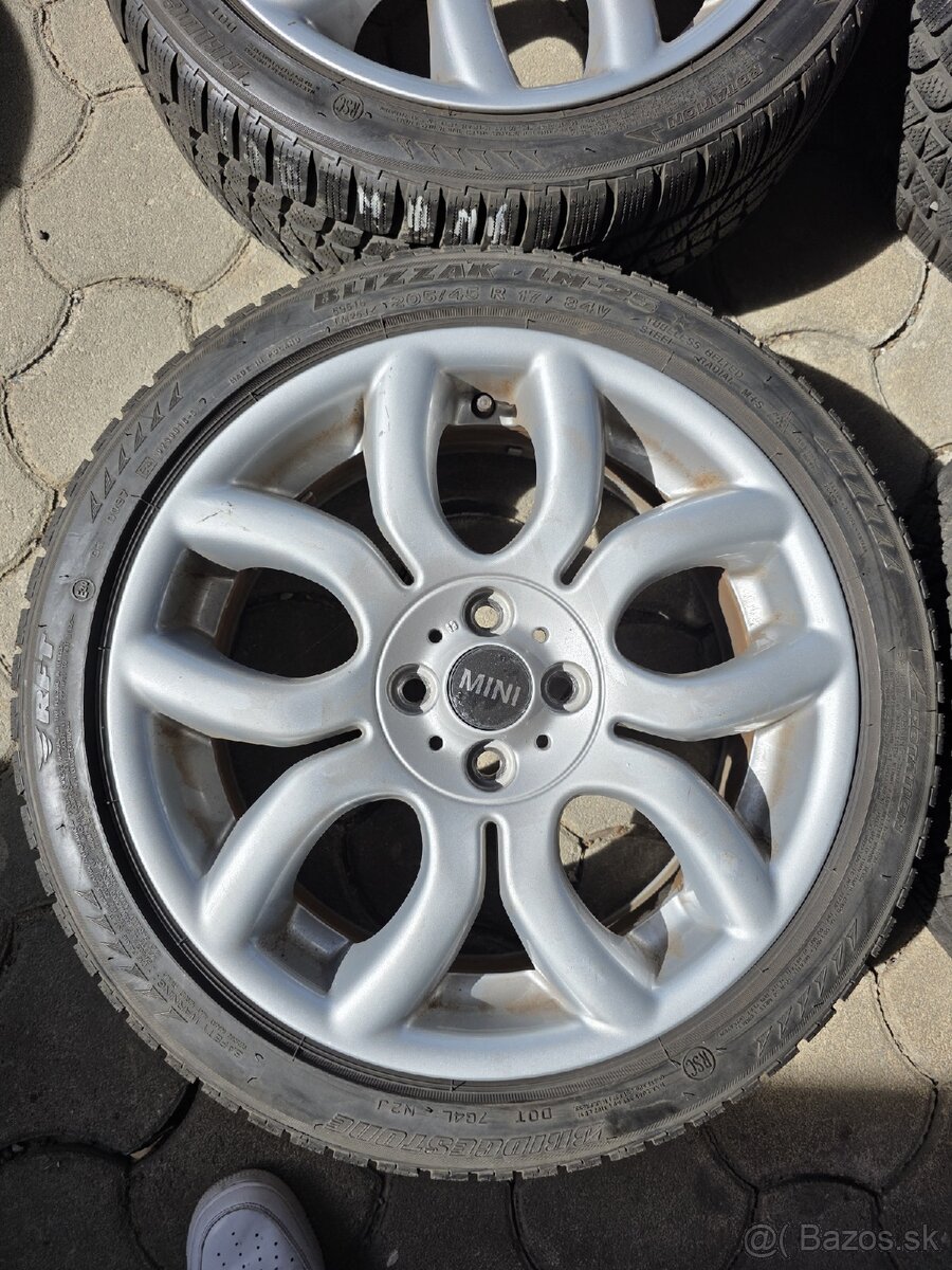 Disky MINI r17 na zimných runflat Bridgestone - 2