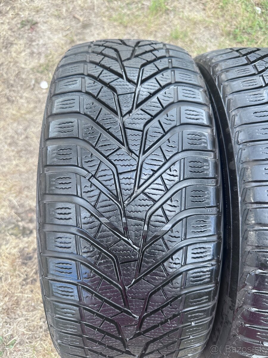 Zimne pneu 215/55R16 - 2