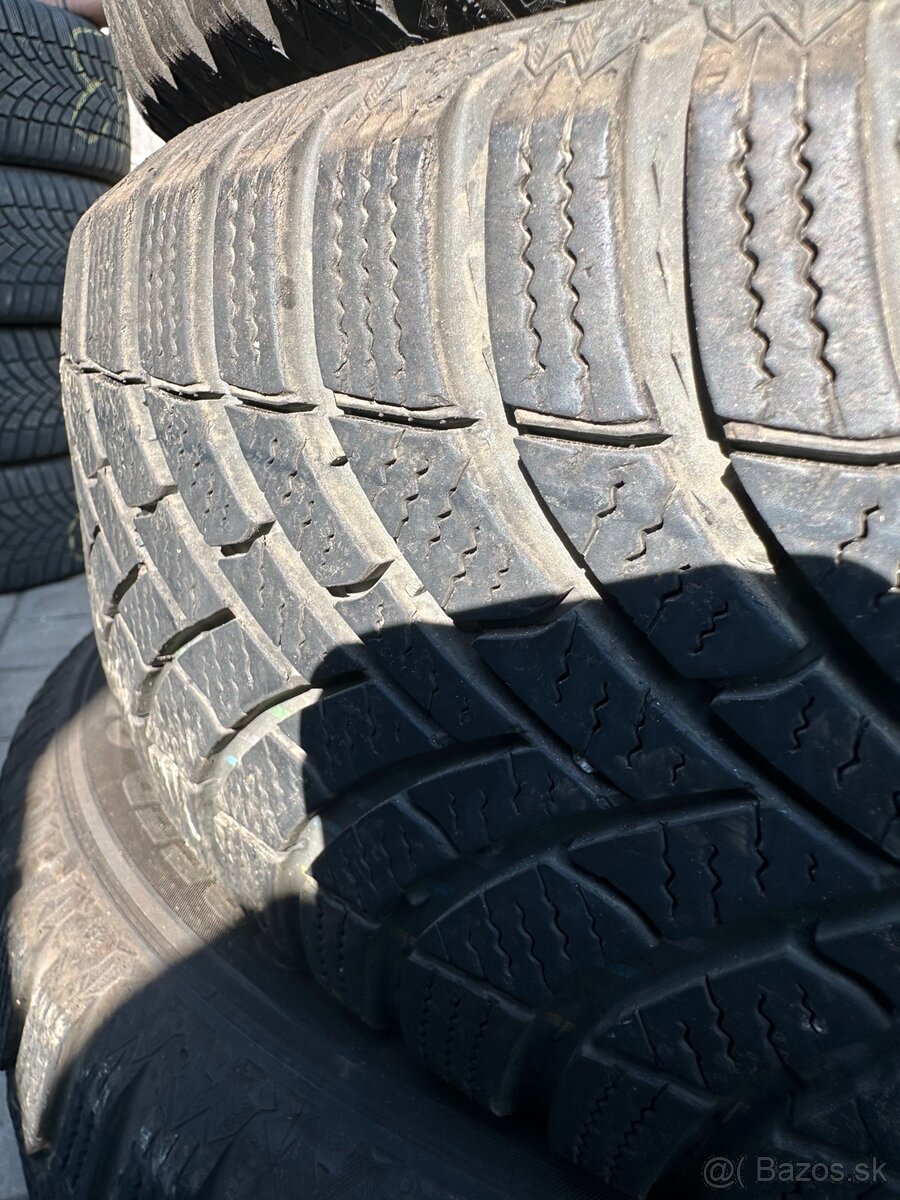 195/65 R15 zimne Semperit - 2