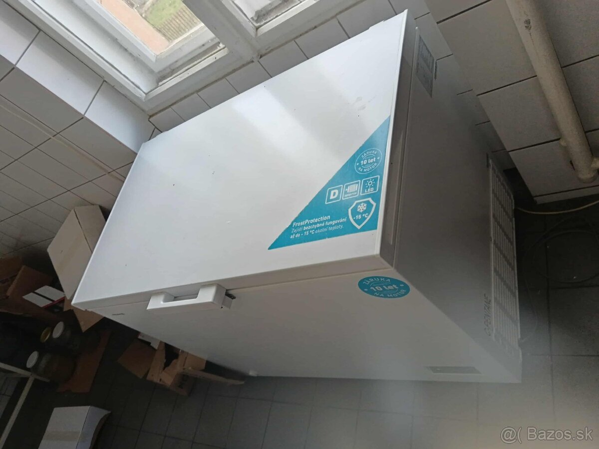 Truhlicová mraznička 308l - 2