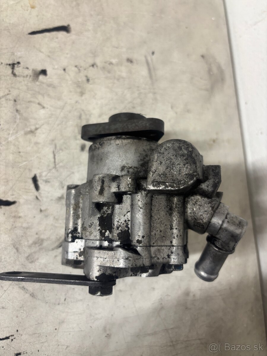 Servo čerpadlo 2,5tdi - 2